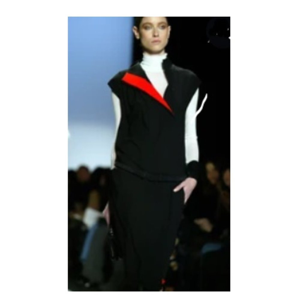 BCBG MAX AZRIA RUNWAY BLACK DRESS  NWT -  SZ 4 - Picture 2 of 11